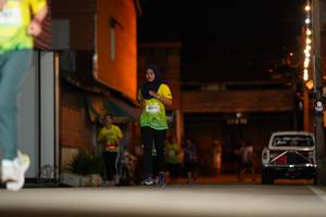 BIB: 50072
                            <button type="button" onclick="openModal(21743128)" class="btn btn-primary btn-sm float-right btn-popup" data-toggle="modal" data-target=".modal-high-quality">
                        <i class="fas fa-shopping-cart"></i> Add to Cart
                    </button>
                                            <button type="button" onclick="isThisMe(21743128, true)" class="btn btn-success btn-sm float-right btn-popup btn-isme hidden" data-toggle="tooltip" data-placement="bottom" title="นี่คือรูปของคุณใช่ไหม คลิกที่นี่เพื่อเอาเข้าอัลบั้ม">
                        <i class="fas fa-plus"></i> Add to album
                    </button>
                    <button type="button" onclick="isThisMe(21743128, false)" class="btn btn-warning btn-sm float-right btn-popup btn-isnotme hidden">
                        <i class="fas fa-ban"></i> Remove from album
                    </button>